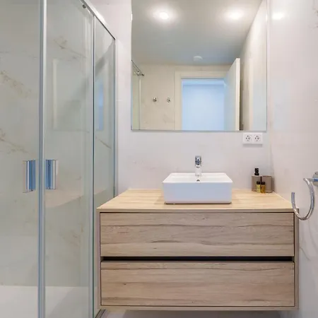 Apartment Sea View Modern & Luxury -