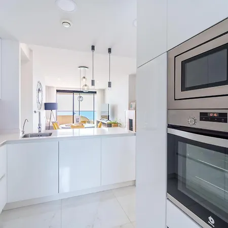 Sea View Modern & Luxury - Apartment